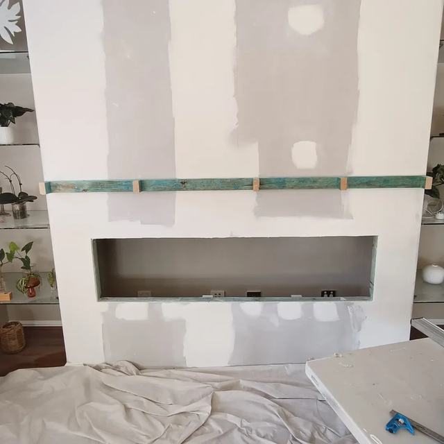 Plasterboard set and sanded